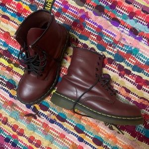 1460 Women’s Smooth Leather Lace Up Boots